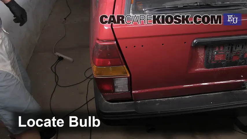 1985 Volkswagen Passat C Estate 1.6L 4 Cyl. Diesel Éclairage Feux de marche arrière (remplacer une ampoule)